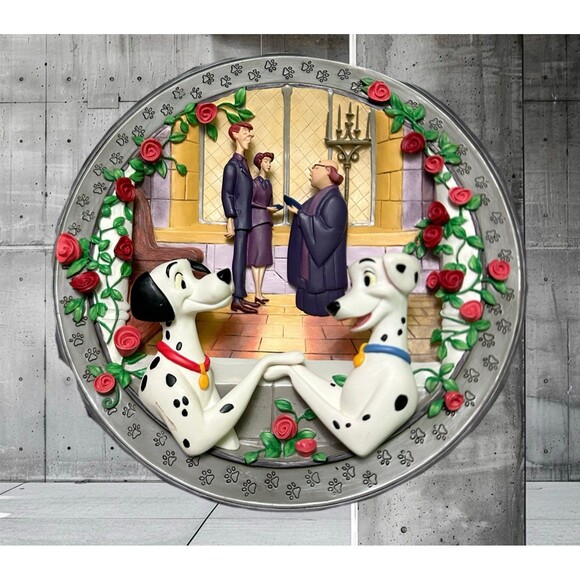 Disney Other - Disney 101 Dalmatians plate 3D